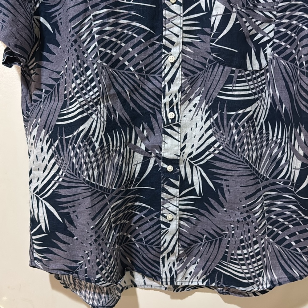 J. Crew Men’s Button Down Linen Navy and White Leaf Print Men's Shirt XL - Picture 4 of 9